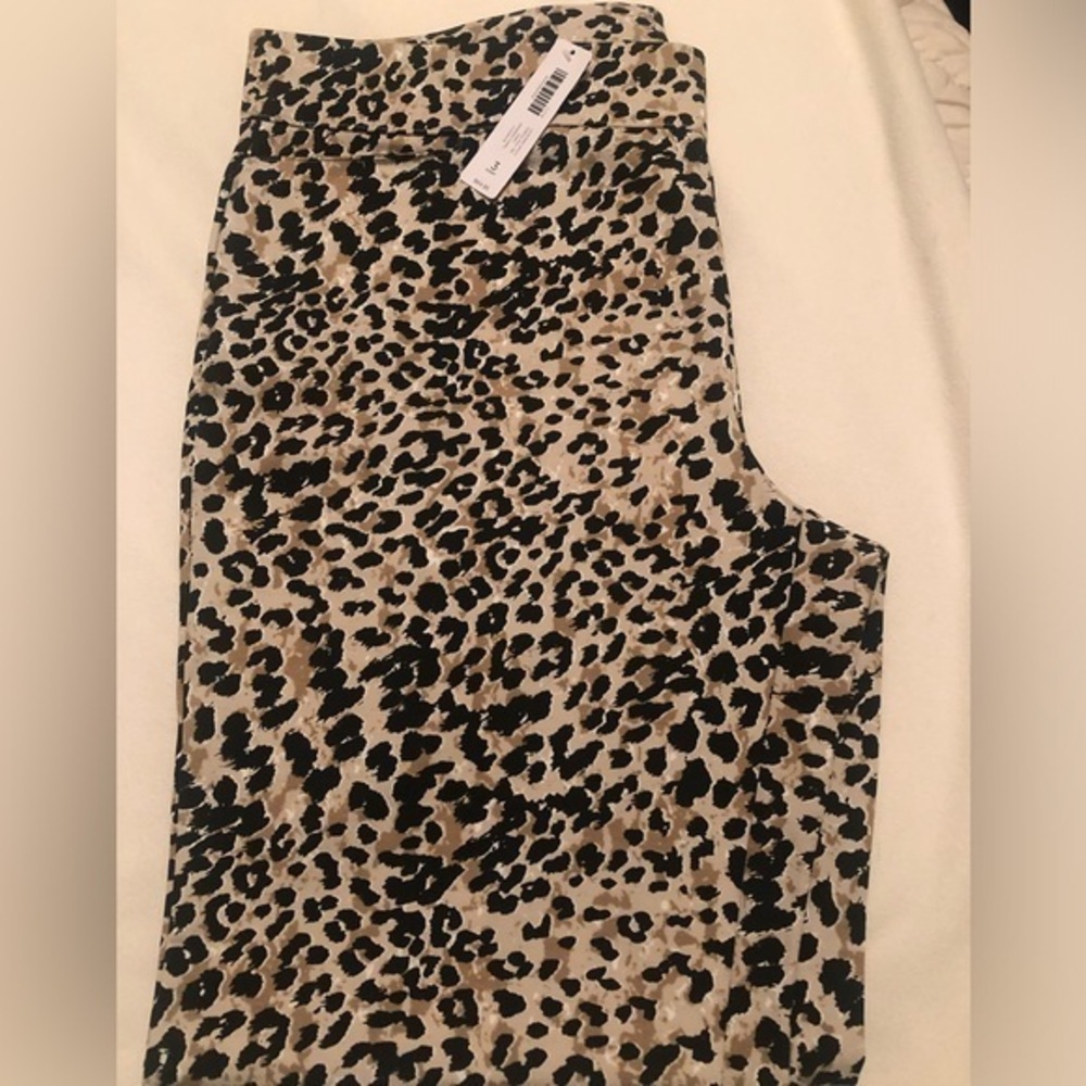 Chico's Weekends Leopard Spots Ponte Pants